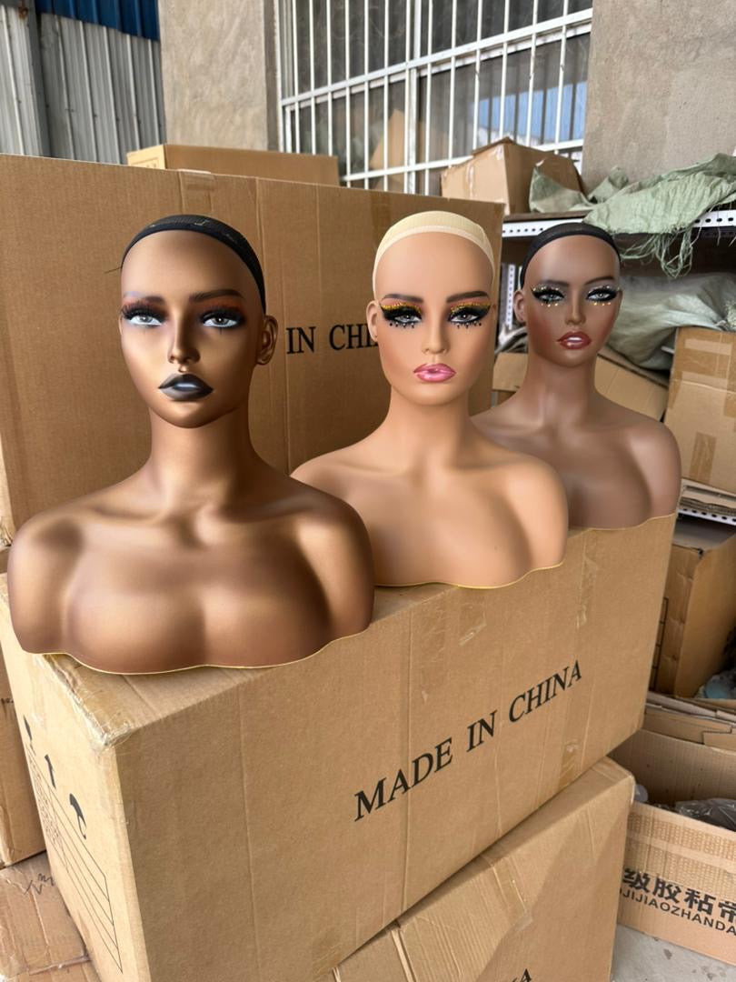 GLAMMED MANNEQUIN